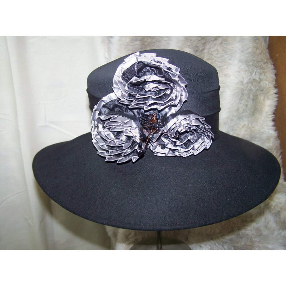 Vintage Hat Ladies Black Wool Gray Rosettes Fine Millinery by August Accessories